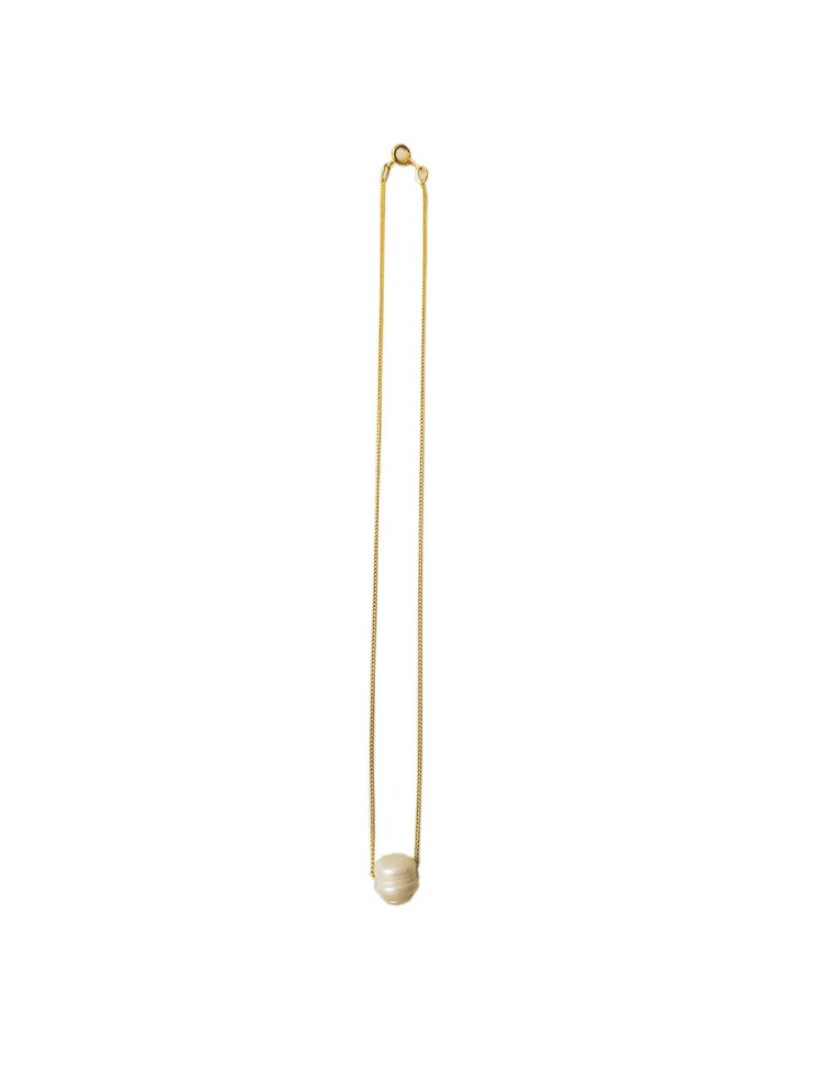 Dije Perla Chapa de Oro